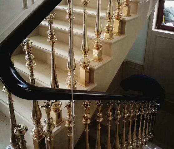 铝艺楼梯扶手安装(图1) 铝艺楼梯扶手安装(图1)