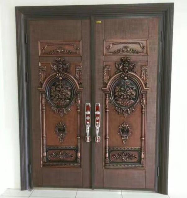 铝艺大门厂安装好了客户定制的铸铝大门(图1) 铝艺大门厂安装好了客户定制的铸铝大门(图1)