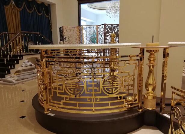 铝艺栏杆在很多高端酒店场所得到应用(图1) 铝艺栏杆在很多高端酒店场所得到应用(图1)