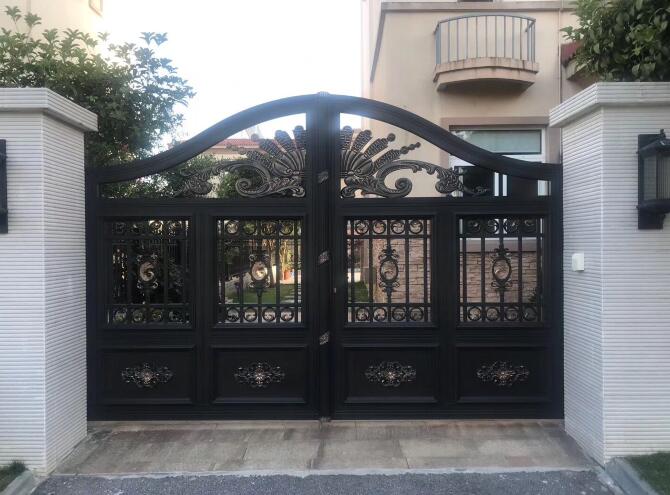 铝艺大门颜色和尺寸均可以根据需要进行定制(图1) 铝艺大门颜色和尺寸均可以根据需要进行定制(图1)